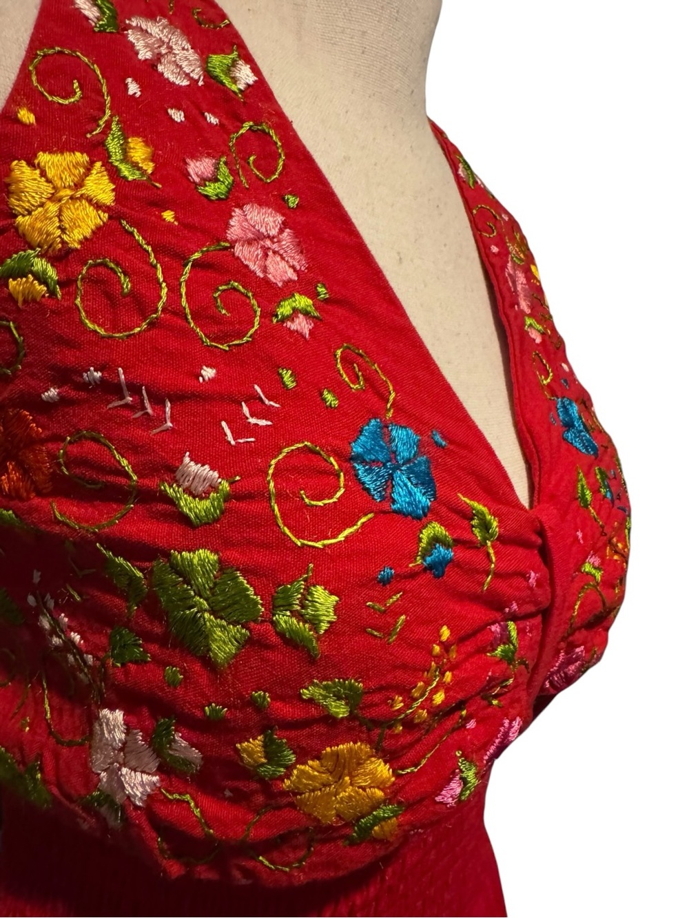 Mexican Boho Embroidered Red Dress Small Floral Embroidery Pinup Retro Dress - Picture 3 of 7